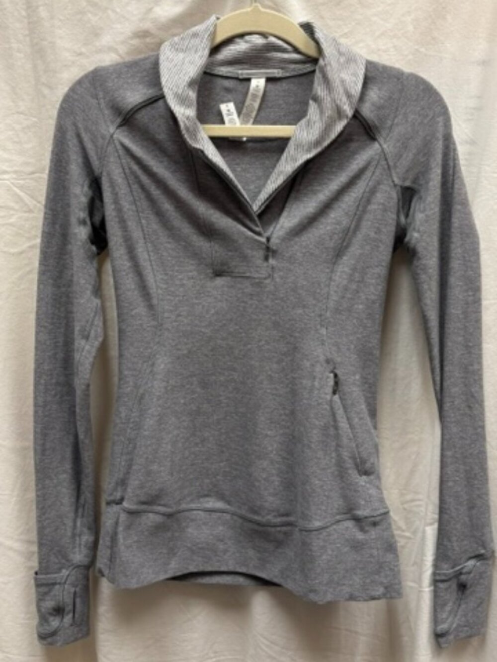 Lululemon Think Fast Pullover. Size 4